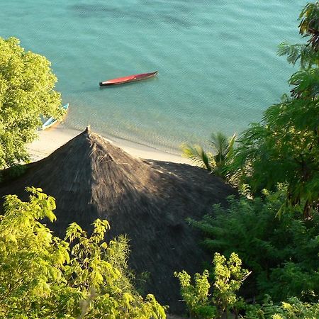 Waecicu Eden Beach Hotel Labuan Bajo Exterior foto