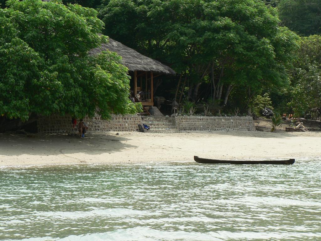 Waecicu Eden Beach Hotel Labuan Bajo Exterior foto