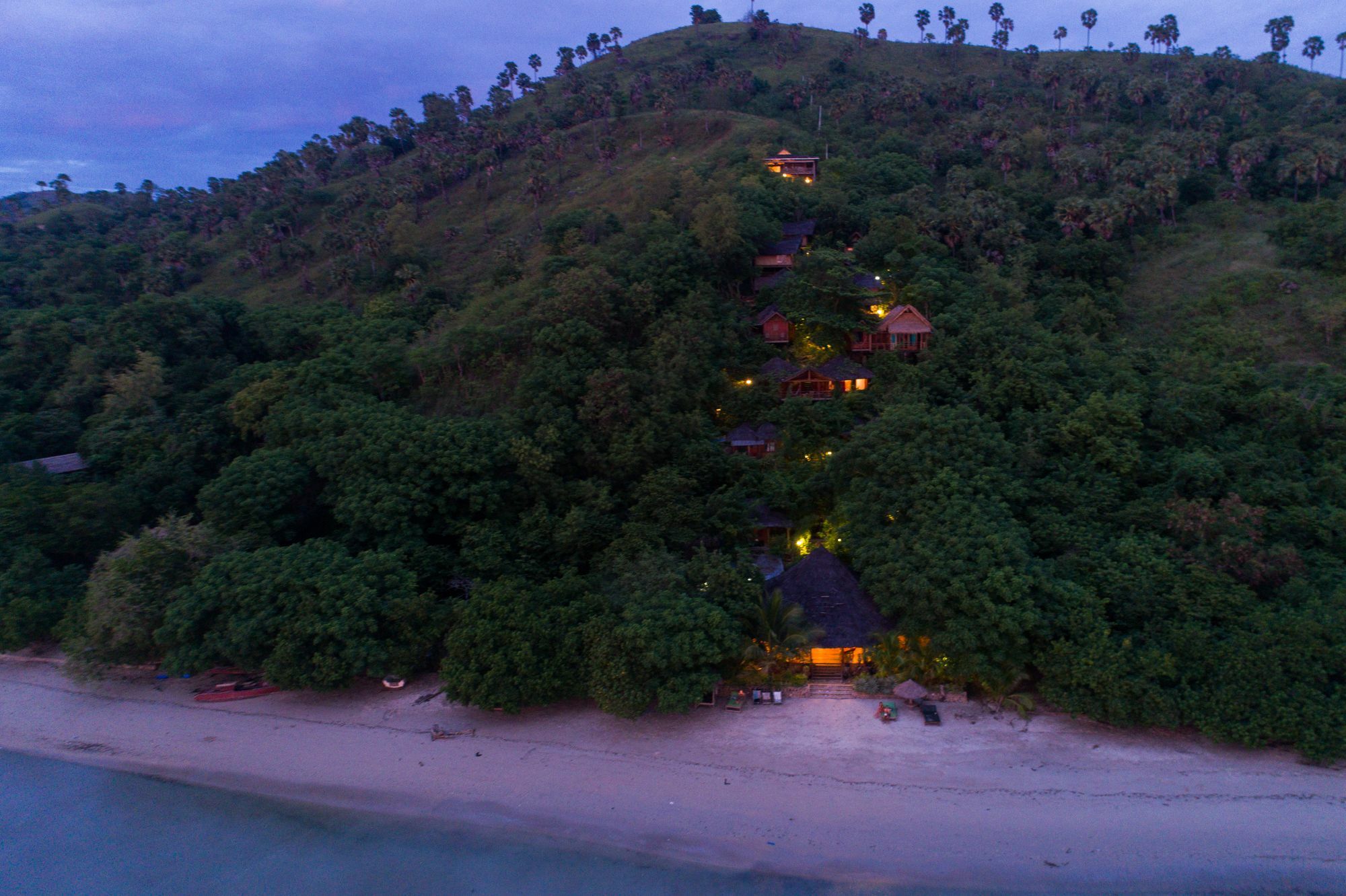 Waecicu Eden Beach Hotel Labuan Bajo Exterior foto